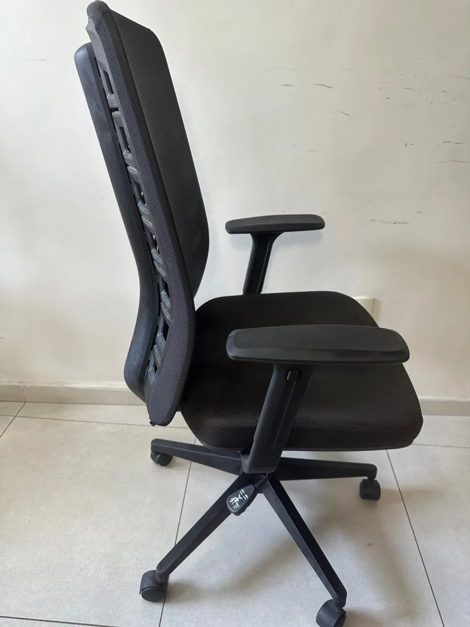 Cadeira de Escritório Ergonômica Preta