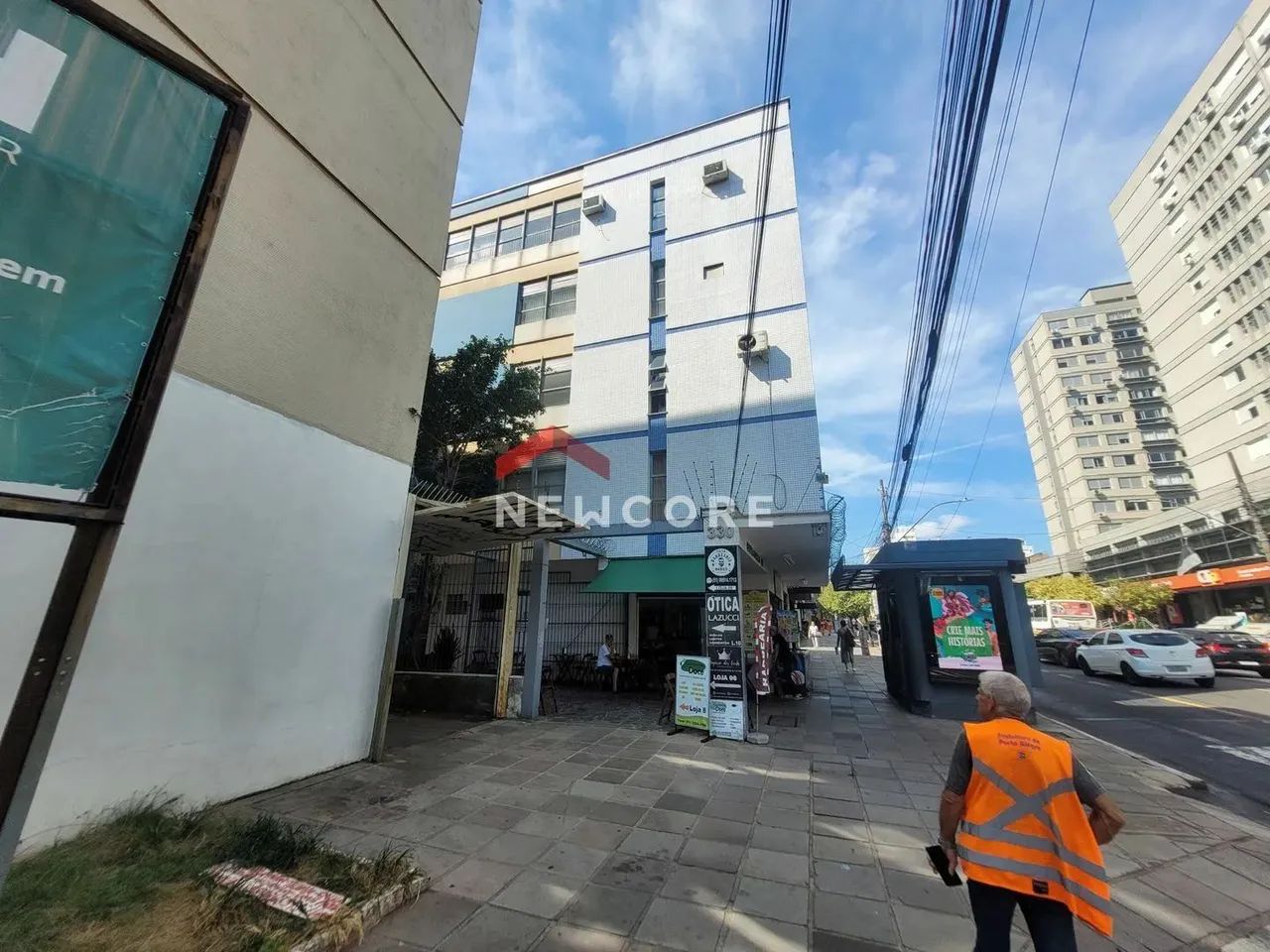 Sala comercial em Avenida Independência - Independência - Porto Alegre/RS