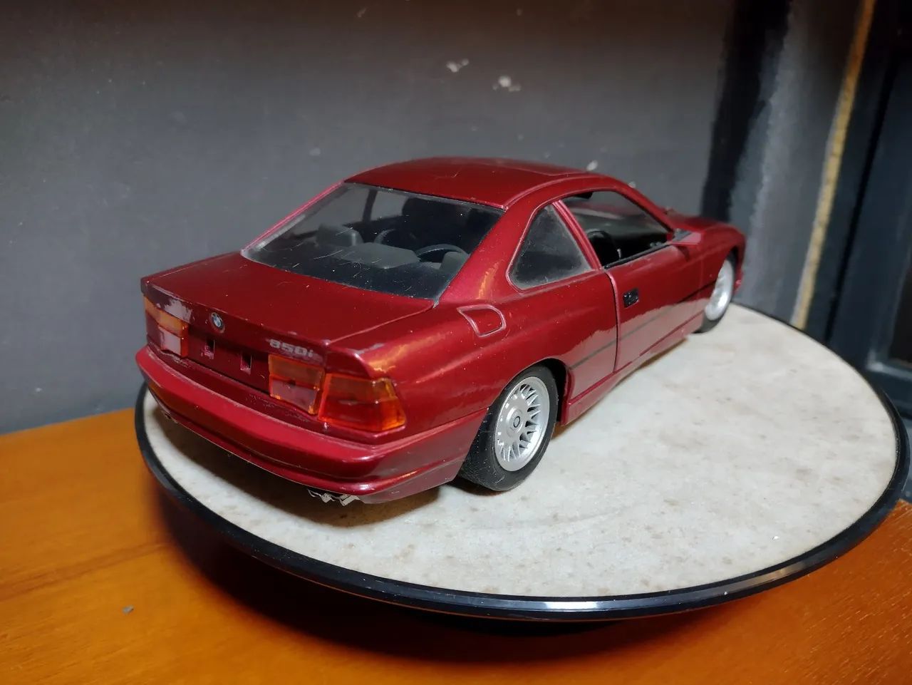 BMW 850 i Maisto 1/18  - Foto 3