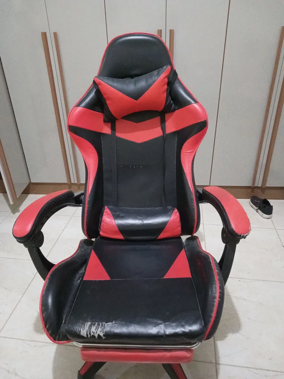 Cadeira Gamer Vermelha e Preta
