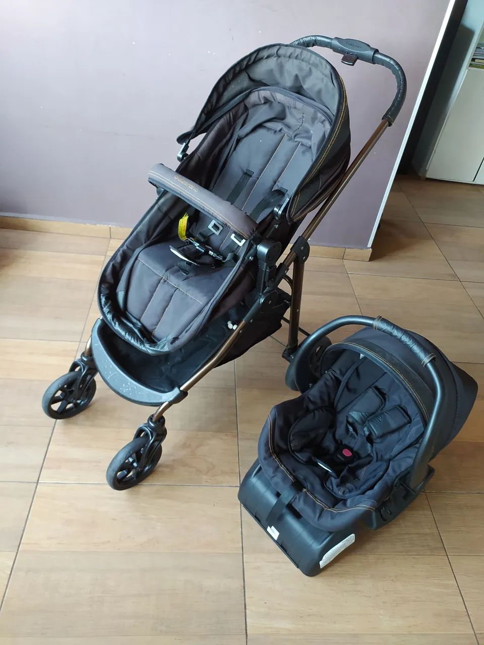 Carrinho de bebê + Bebê conforto + base para carro - Foto 5