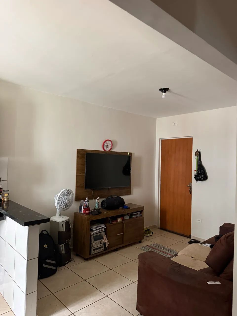 VENDO OU TROCO (casa, carro)
