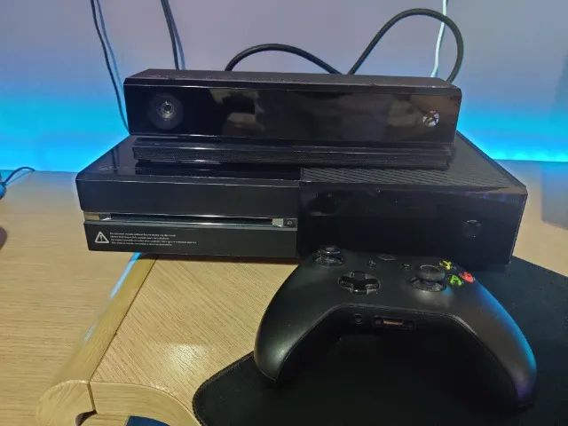 Microsoft Xbox One 500GB Standard + Kinect