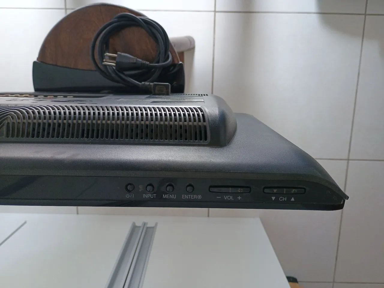 TV LG LCD 22 POLEGADAS  - Foto 3