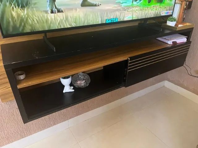 PAINEL E RACK PARA TV PRETO/MADEIRA - Foto 3