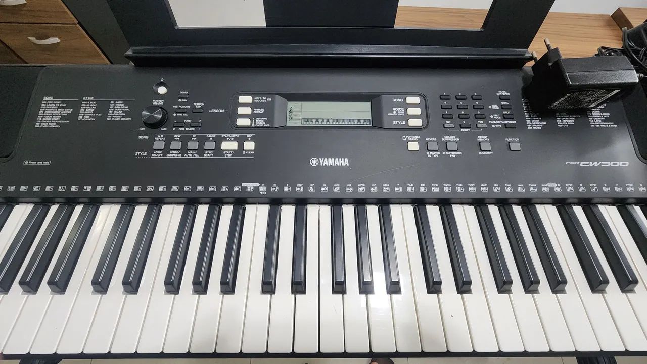 Teclado Yamaha PSR-EW300  - Foto 4