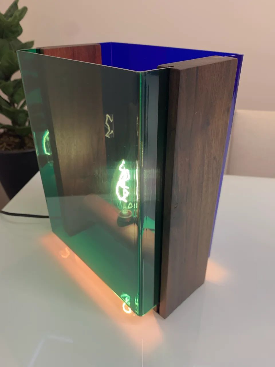 Luminária de mesa em acrílico  - Foto 6