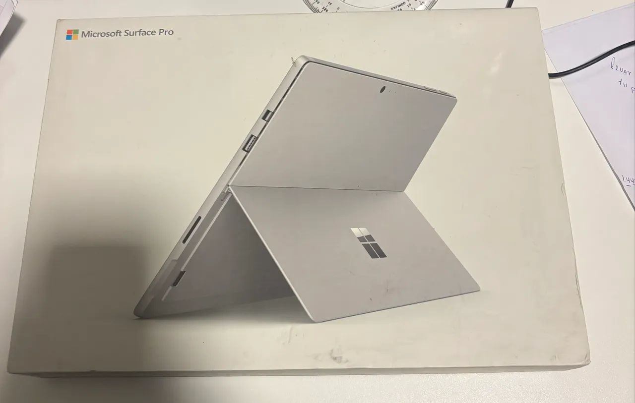 Microsoft Surface Pro 6 i5 8GB RAM 256GB SSD + Teclado - Foto 3