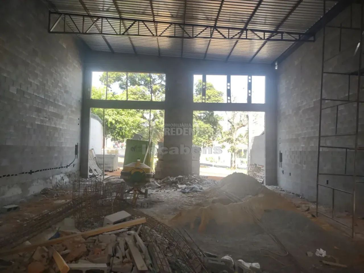 Excelente Salão Comercial com 100m² para Locação / Centro