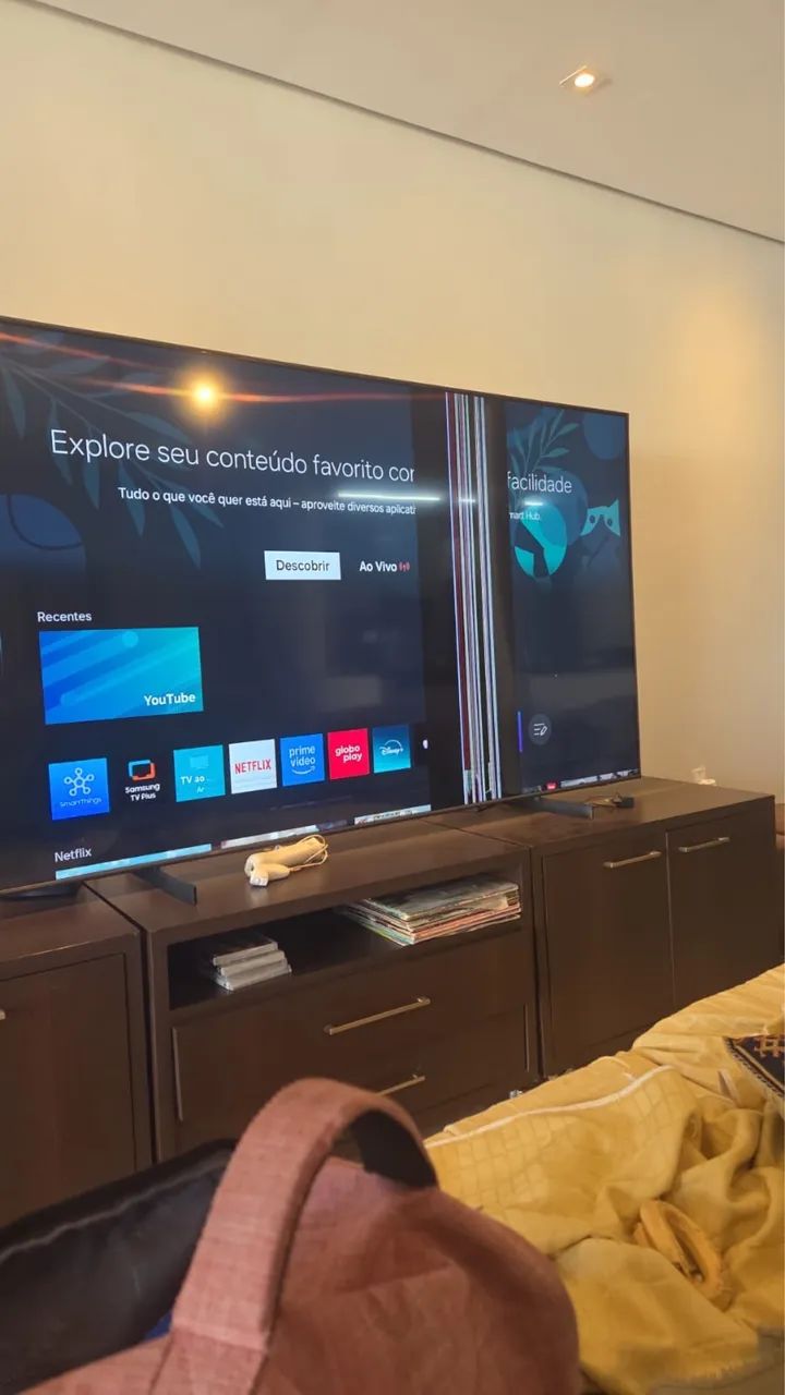 Televisão Samsung 85 polegadas com defeito na tela mas funciona 