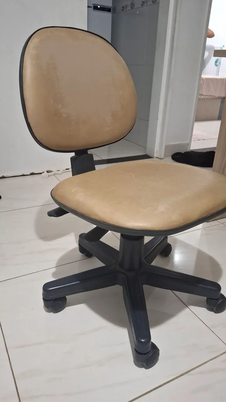 Cadeira de Escritório Ajustável  - Foto 4