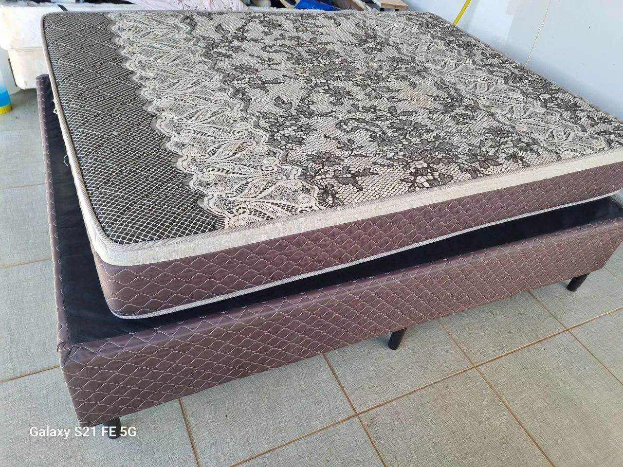 Cama Box casal colchão molas bem conservada ENTREGO  - Foto 2