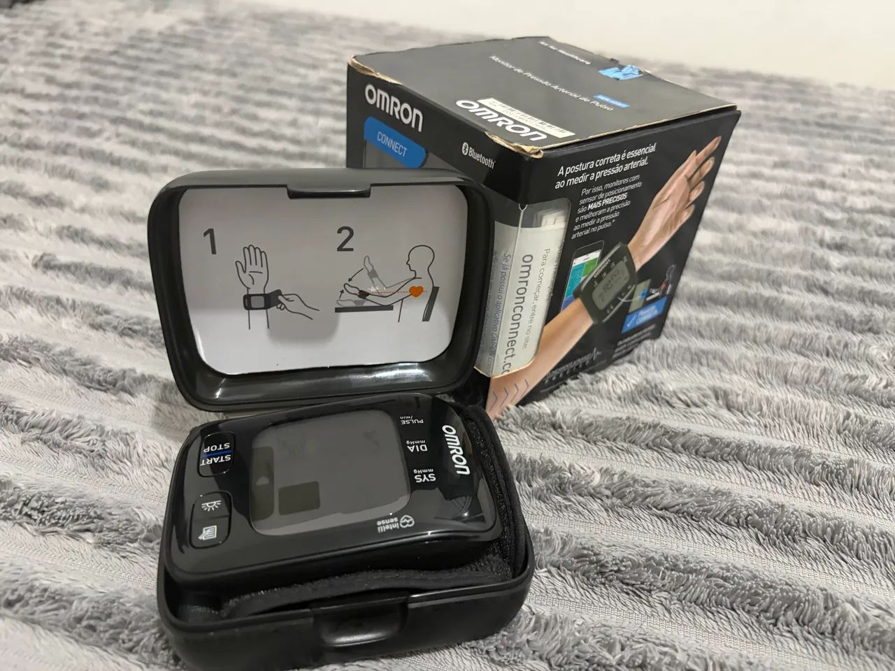 Medidor de Pressão Omron HEM-6232T Bluetooth - Na Caixa