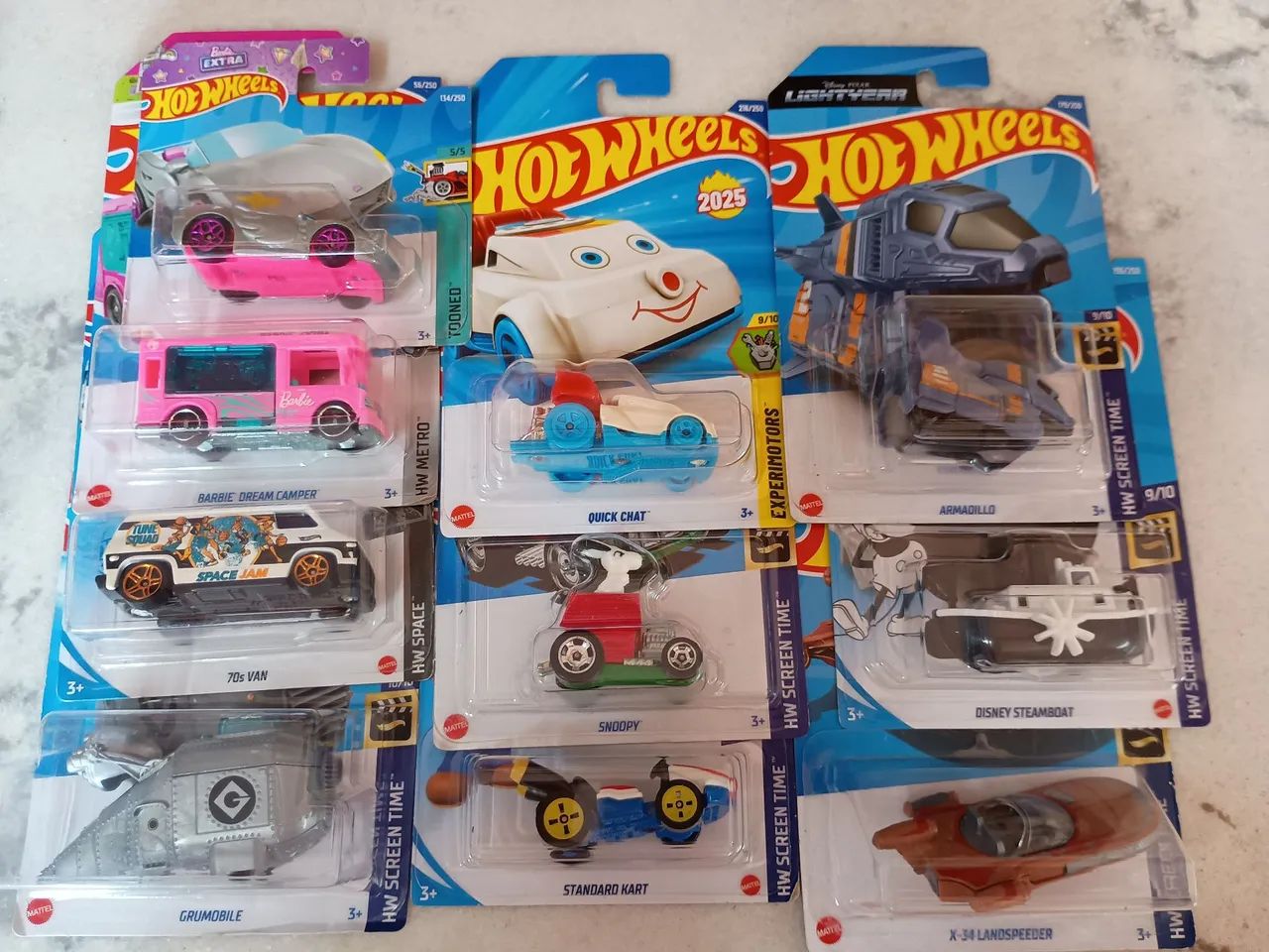 HotWheels kit com 37 TEMÁTICOS E THUNTS  - Foto 5