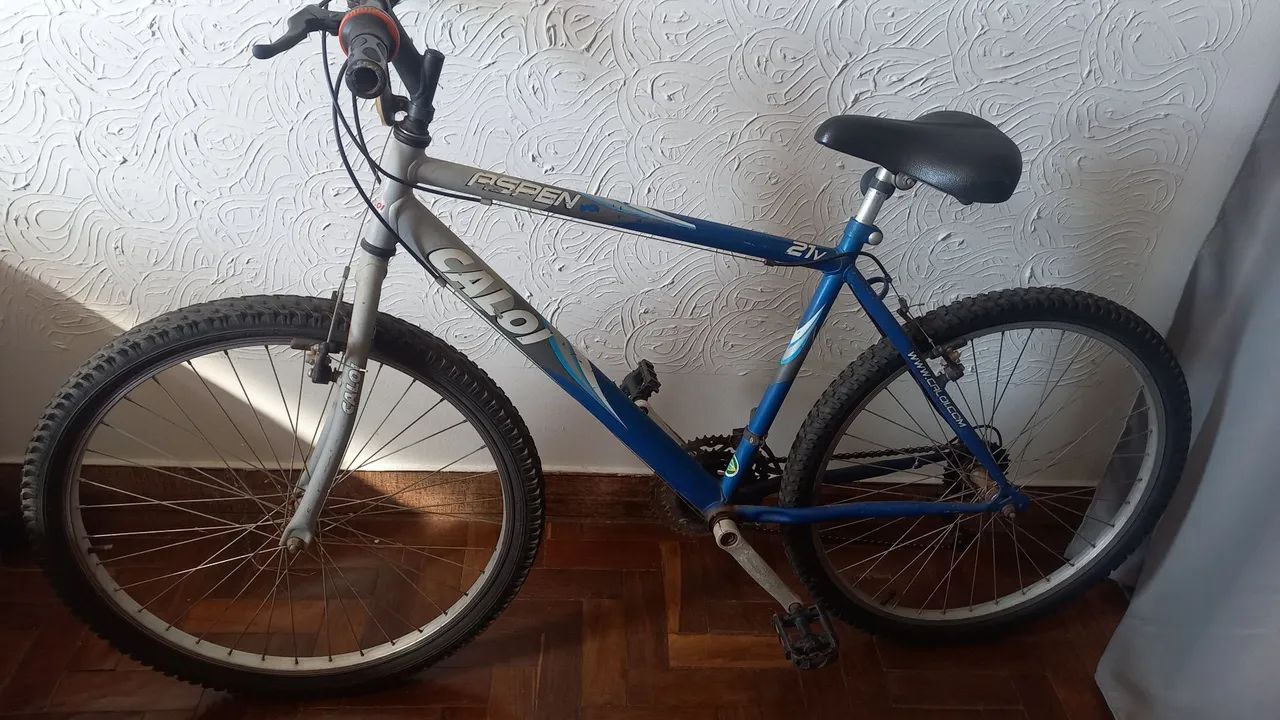 Bicicleta Caloi azul semi nova - Foto 2