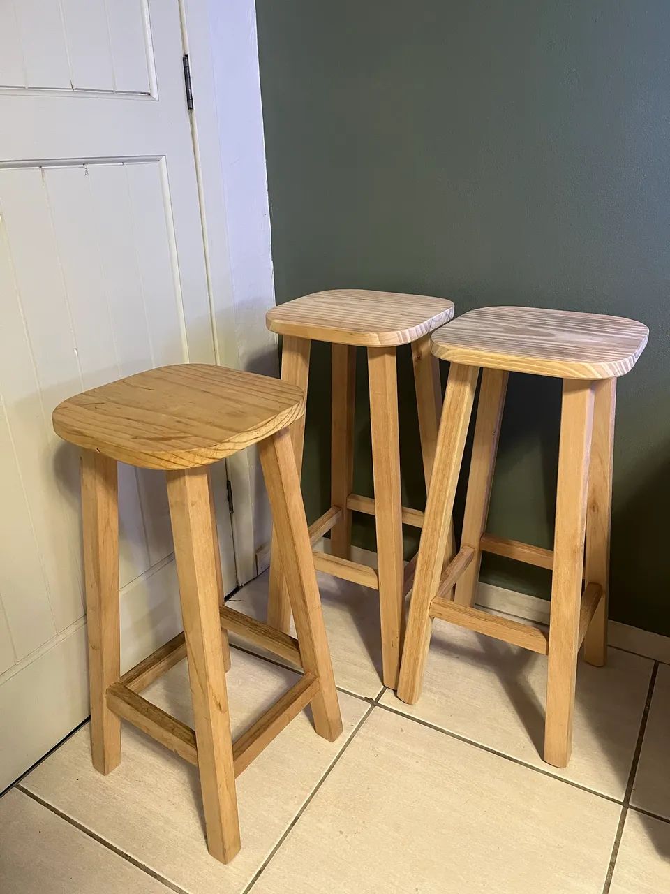 Banquetas de madeira 