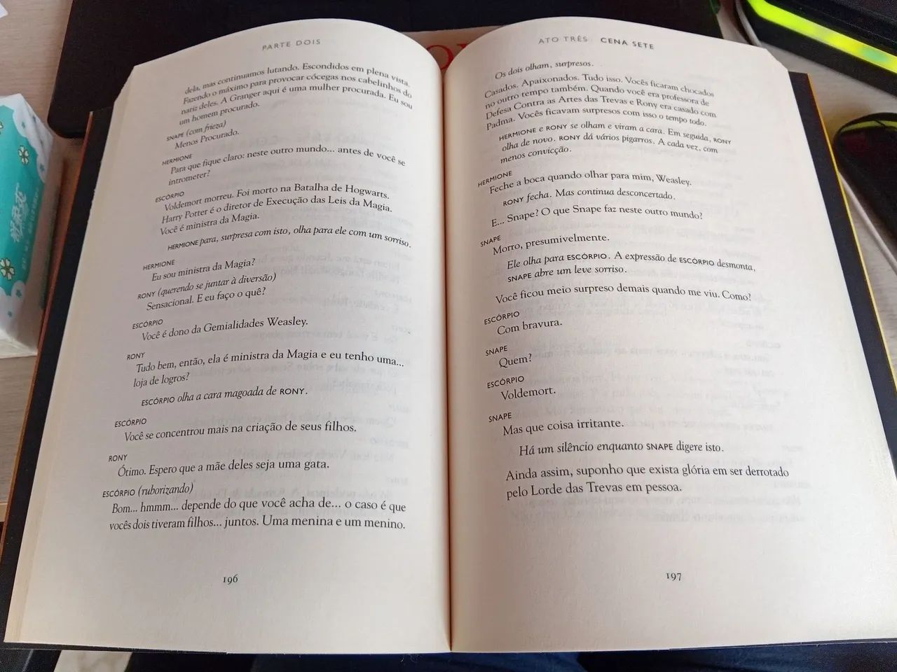 Livro Harry Potter e a Criança Amaldiçoada  - Foto 3