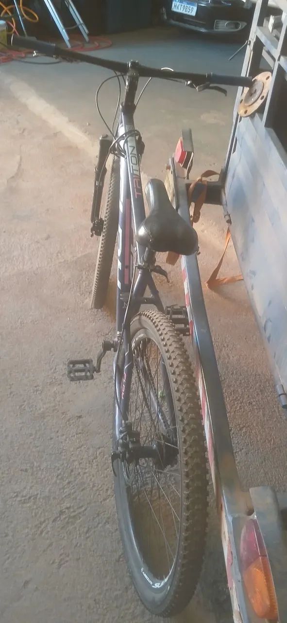 Bicicleta aro 29 semi nova