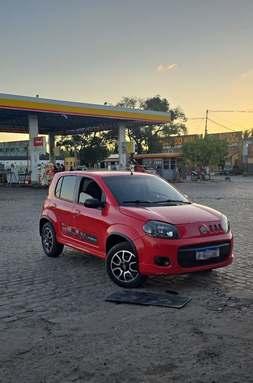 Fiat Uno Sporting 1.4 EVO Fire Flex 8V 4P 2012