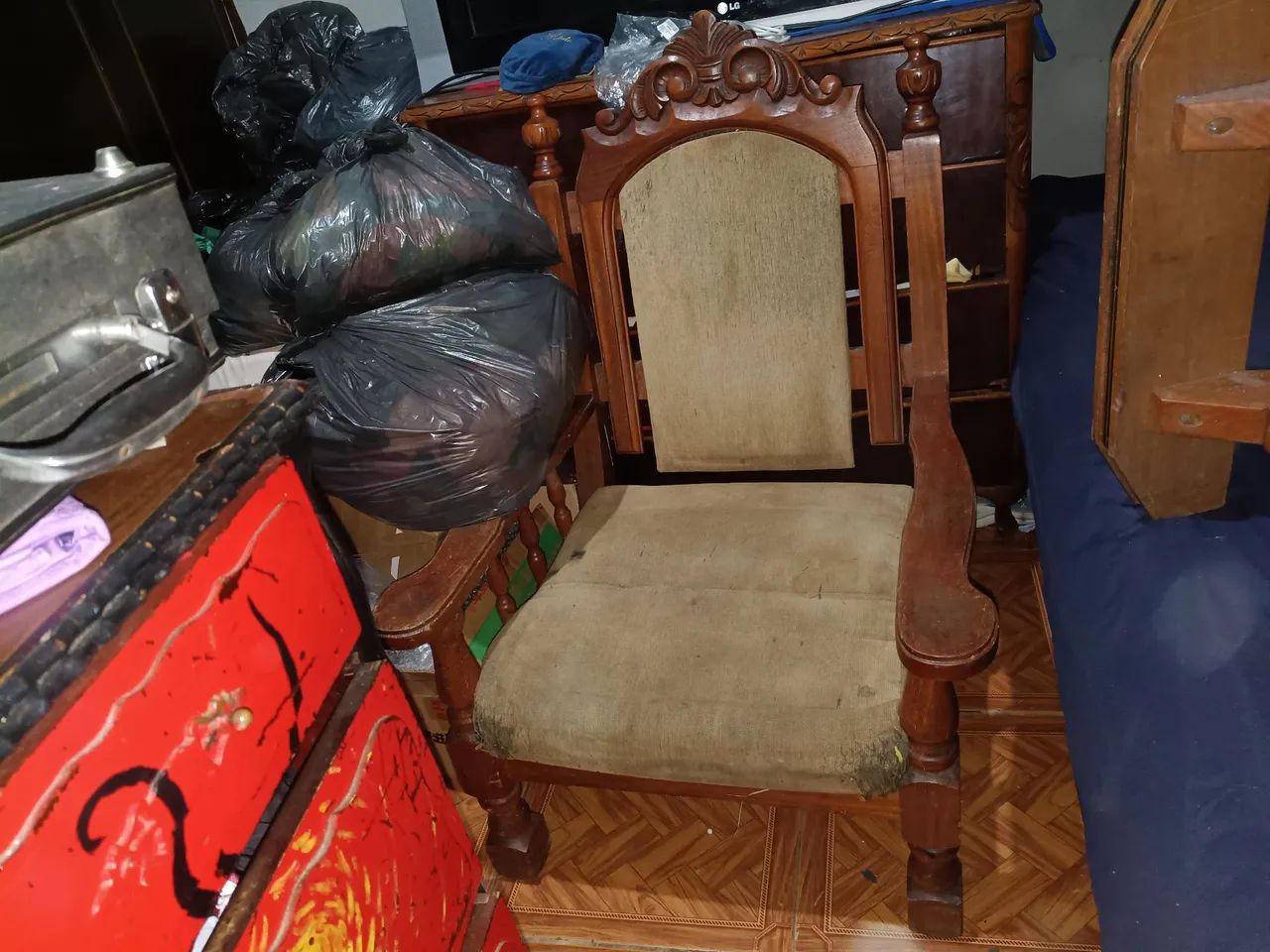 Sofá de madeira de qualidade antigo vintage - Foto 3