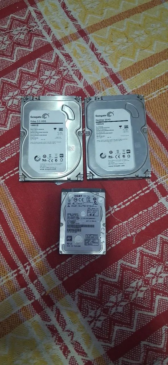 02 HDS  de pc 1 tb e 01 HD de notebook 500 gigas     