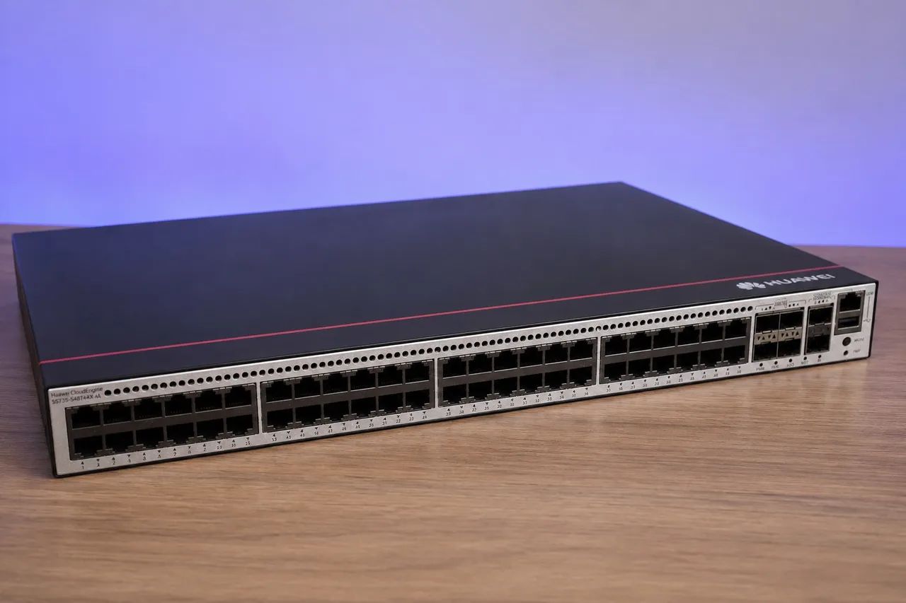 Switch Huawei CloudEngine S5735-S48T4X 48 Portas Gigabit + 4 SFP+ 10G - Foto 2