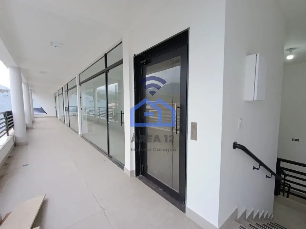 Salas comerciais para locação no Centro de Caraguatatuba, SP com 36m² e 46m²