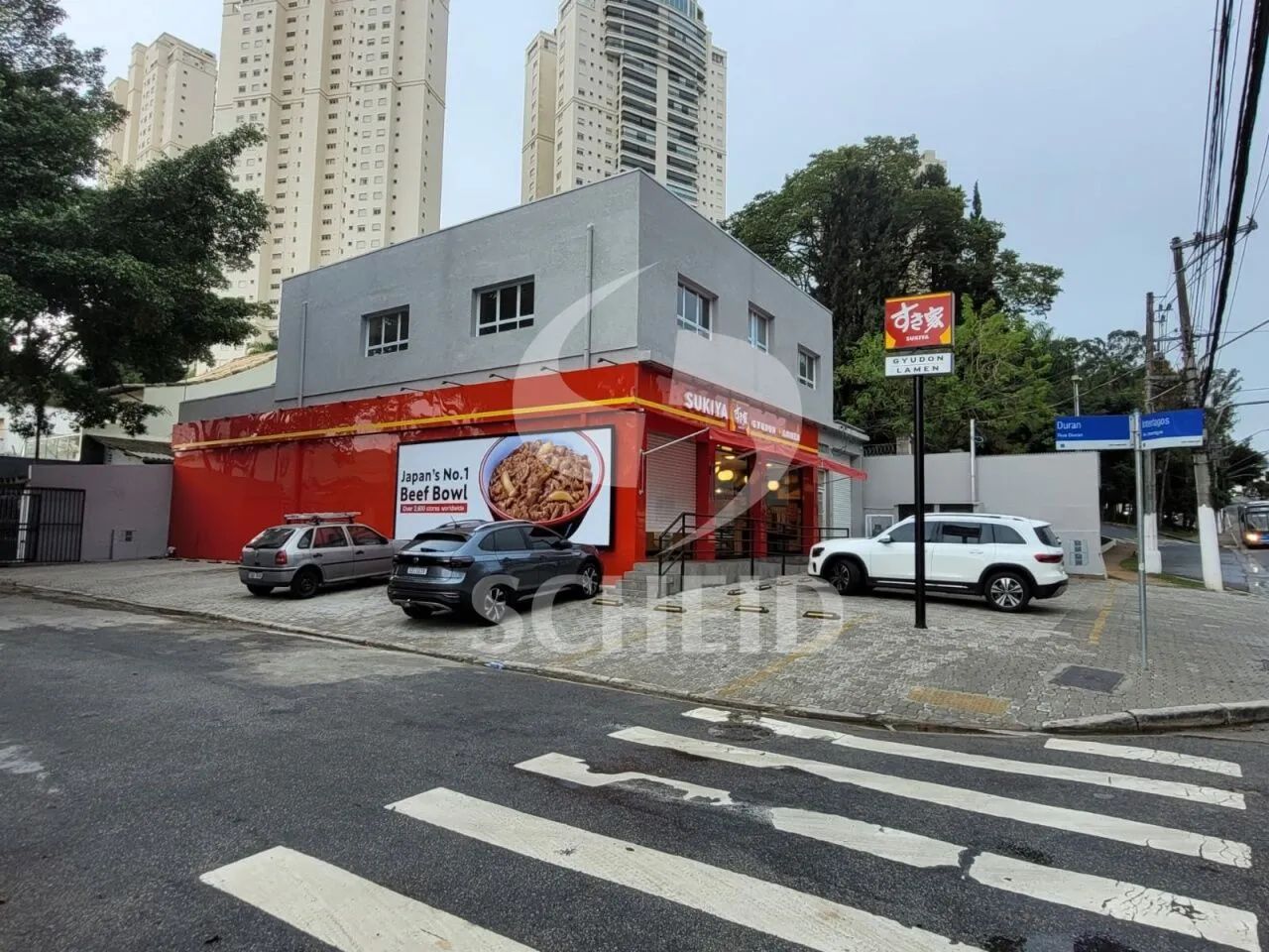 Conjunto comercial com 132m2, em sobreloja, 4 banh. 8 vagas em Interlagos