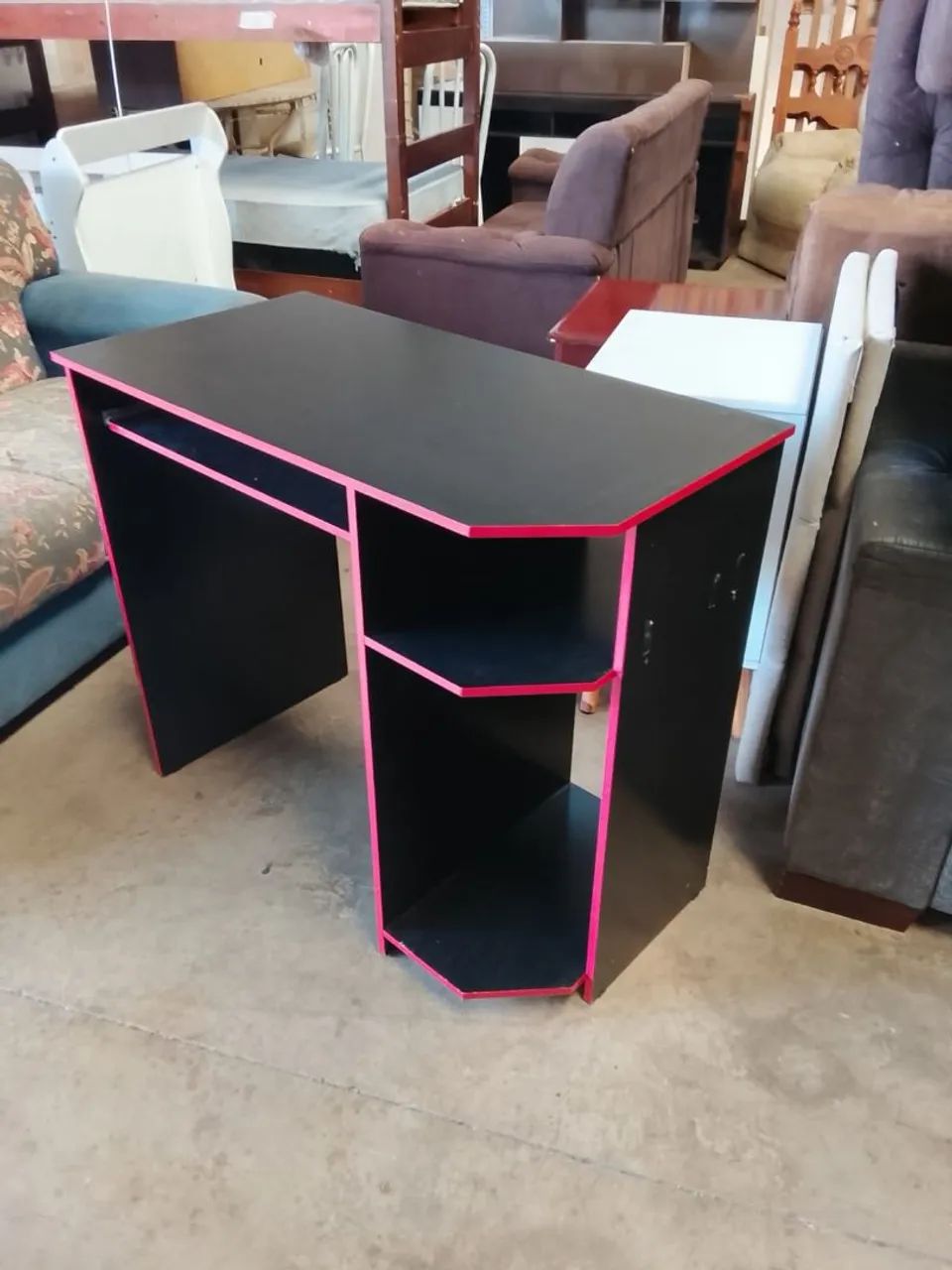 Mesa escrivaninha USADA ENTREGA dentro de Uberlândia MG 