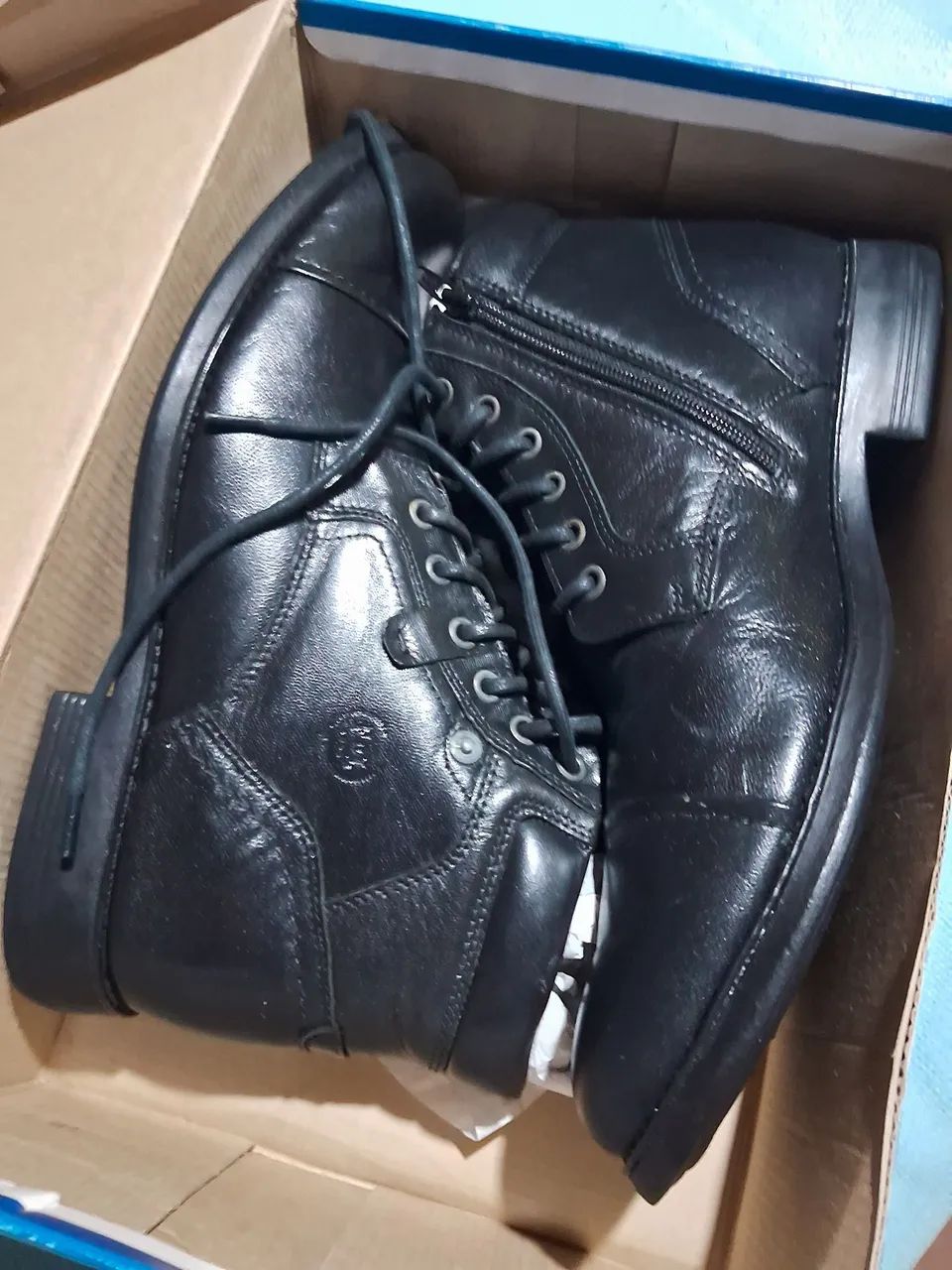 Bota masculina de couro na cor preta numero 43 - Foto 5