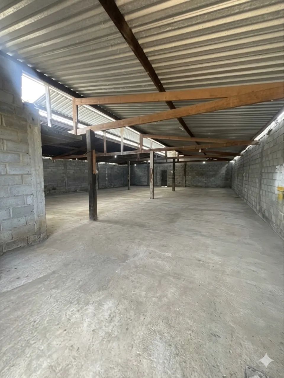 Alugo galpão 400m2 - estrada da integração  - Foto 3
