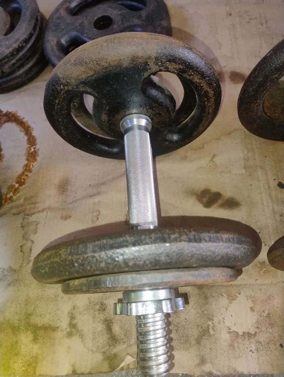 Vendo anilhas, barras e halteres  - Foto 3