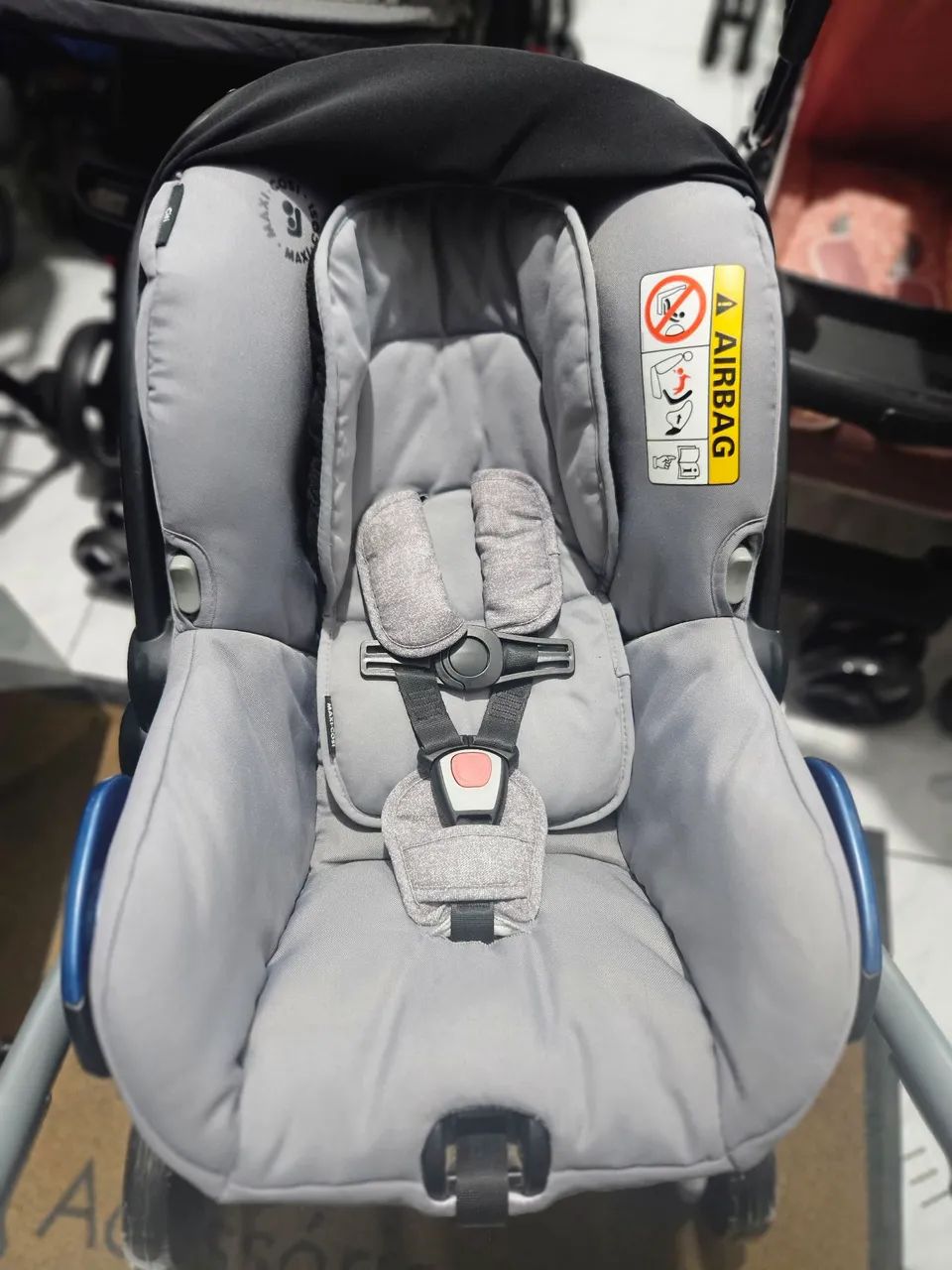 Carrinho maxi-cosi  anna 02;+ bebê conforto  em estado de novo  R$ 1.1999,00 em 12 X sem   - Foto 5