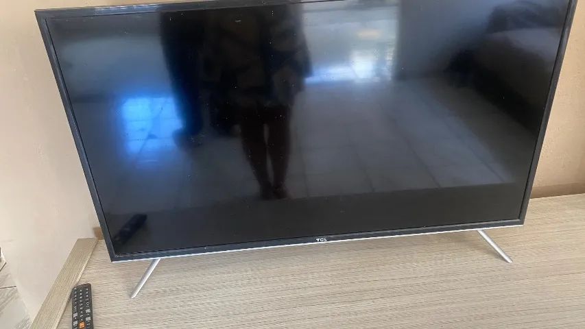 Tv smart TCL 40 polegadas com defeito 
