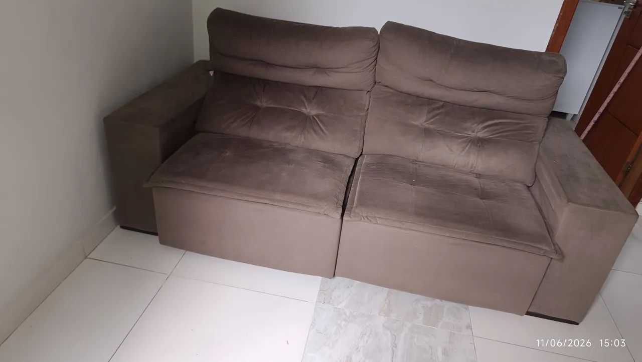 Sofá retratil marrom