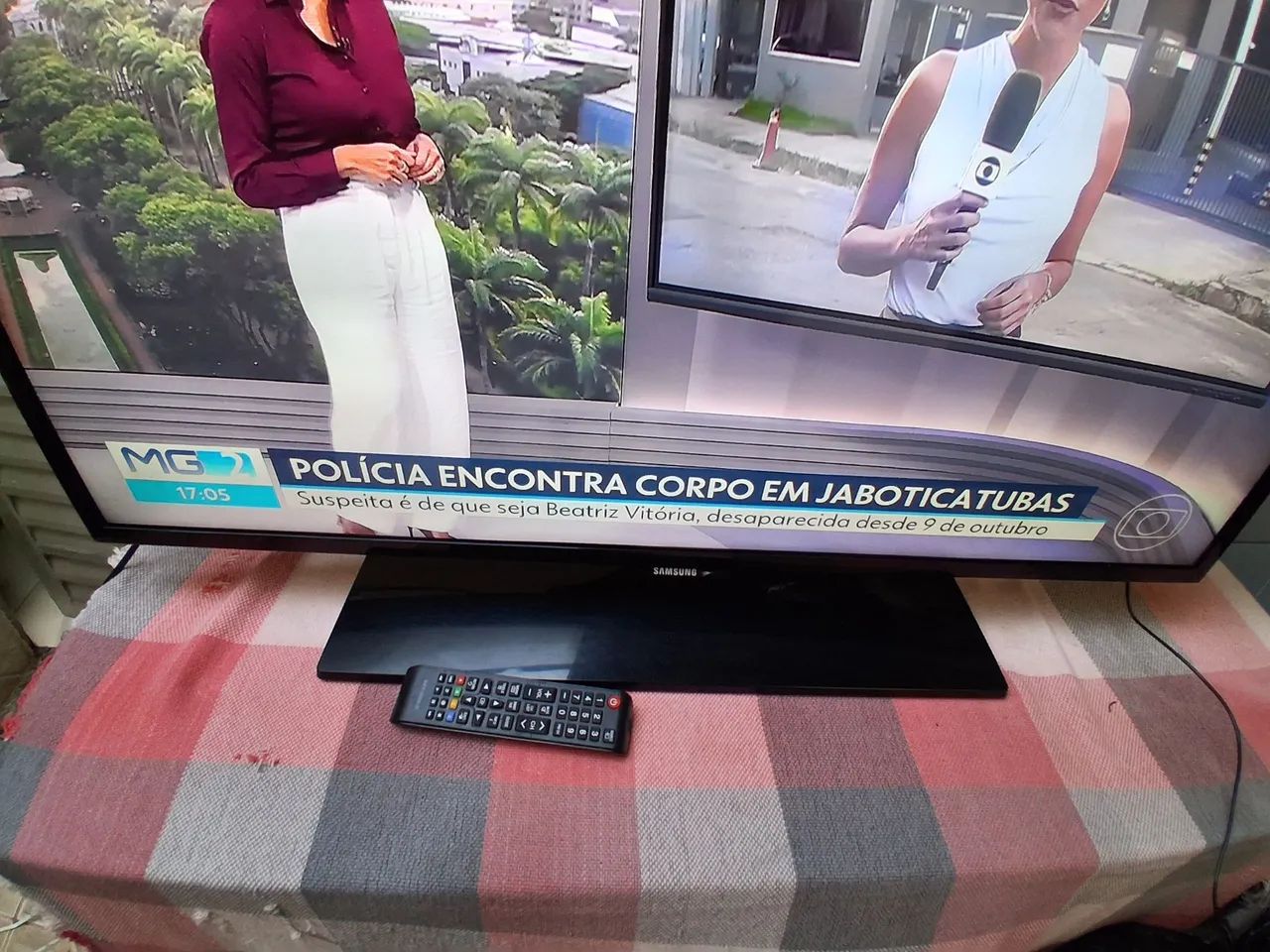 Vendo tv Samsung 40 polegadas led digital não é smart  - Foto 2