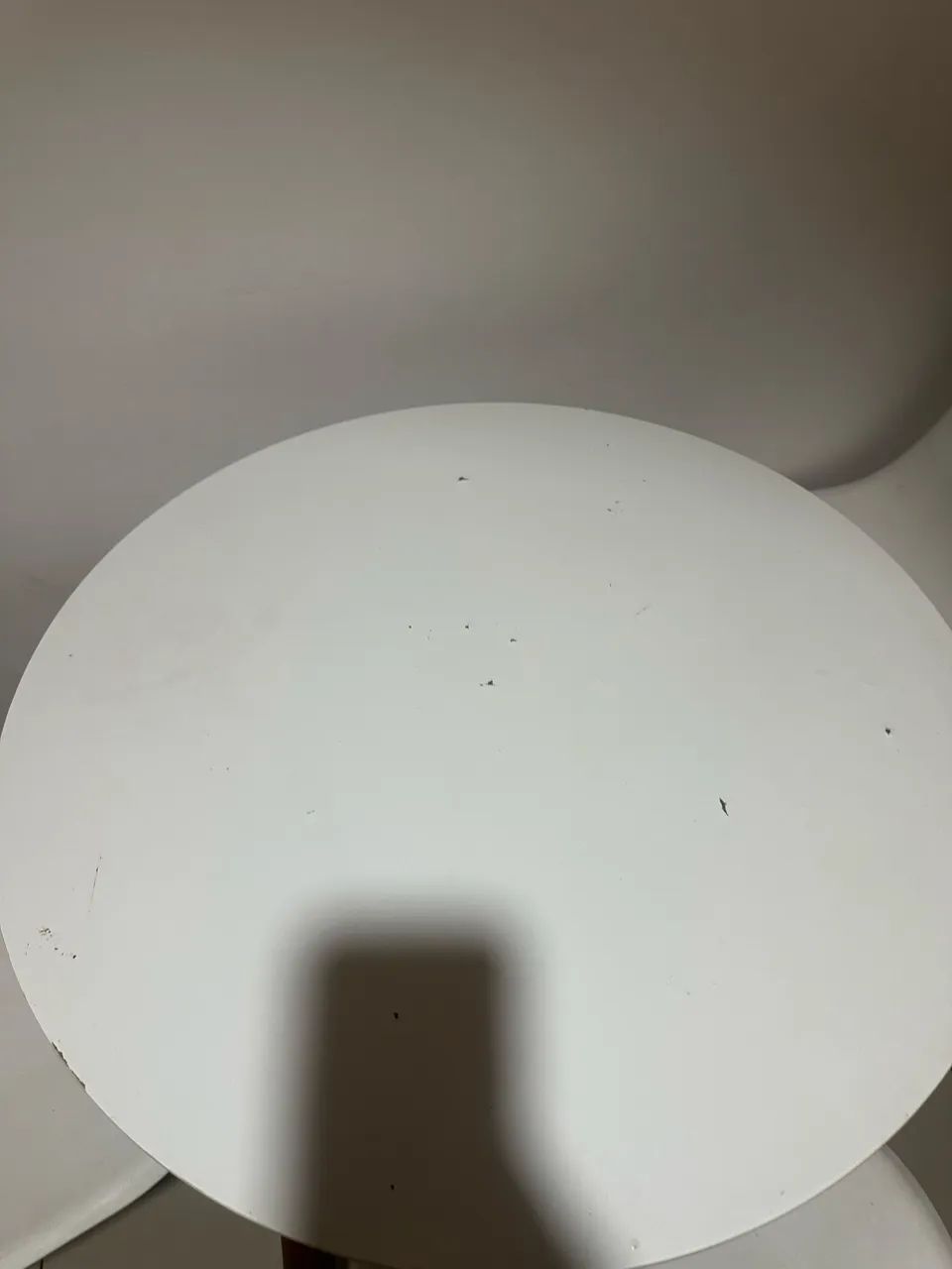 Round table with 3 chairs65704316812547123