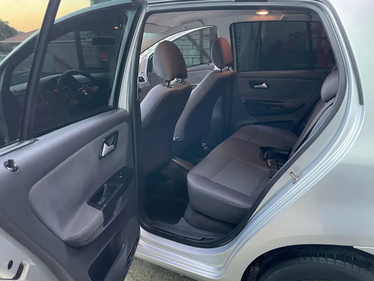Volkswagen Fox 1.6 MI Total Flex 8V 5P 2012 - Foto 3