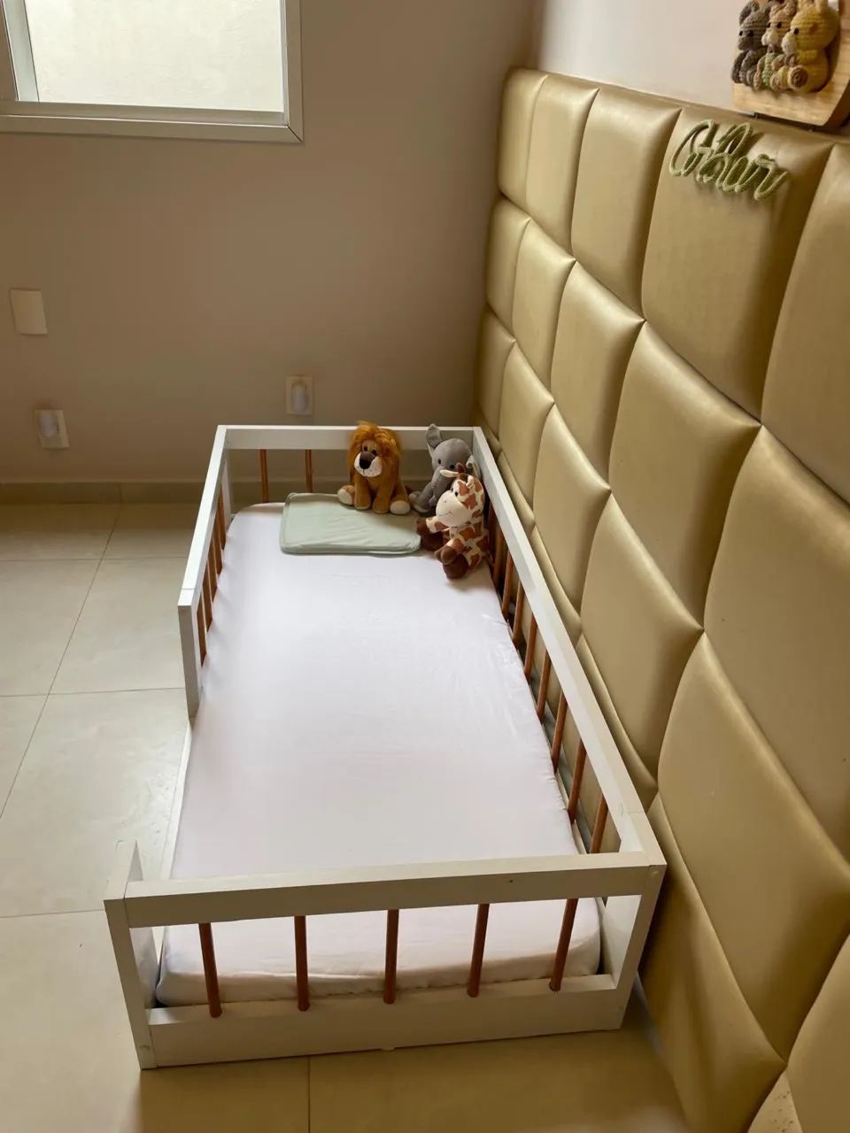 Cama infantil montessoriana