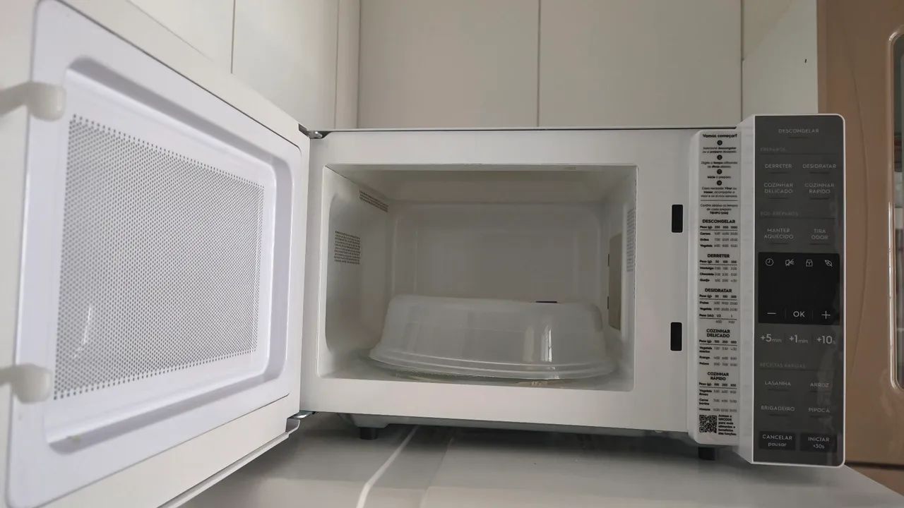 Microondas Eletrolux 23L - Foto 2