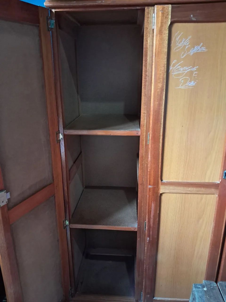 Guarda roupa de madeira  - Foto 3