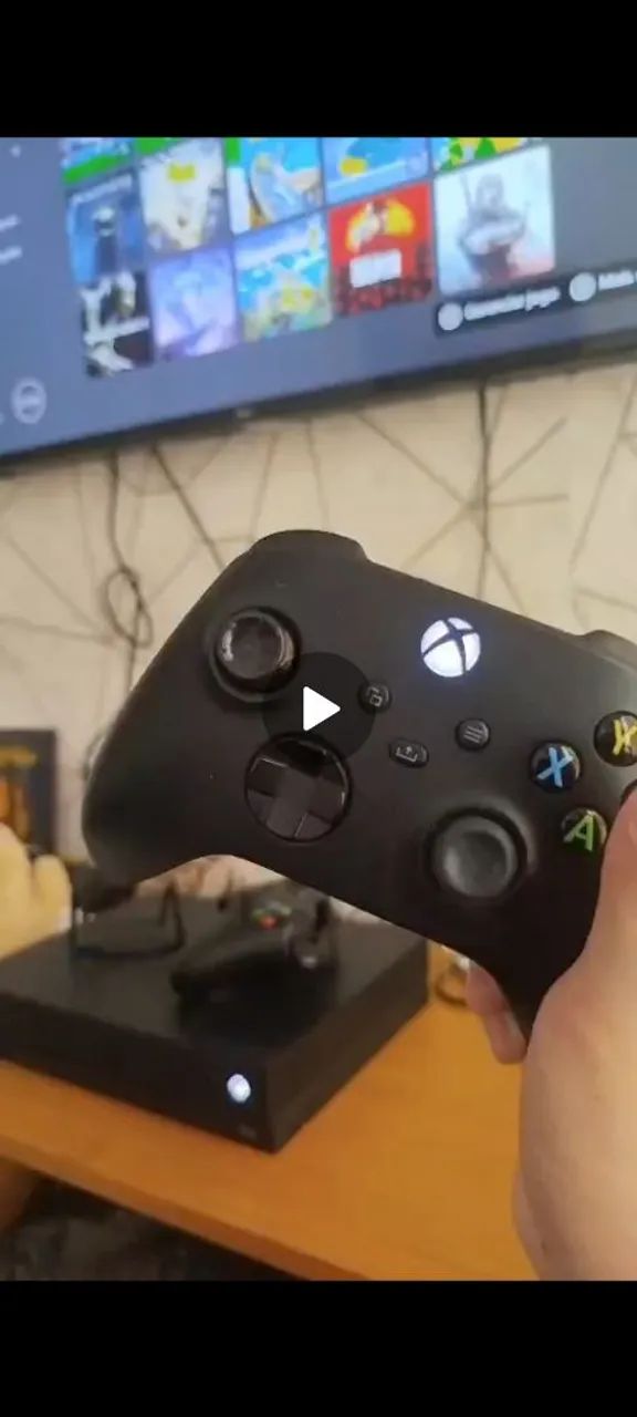 Xbox one X com dois controles e jogos - Foto 2
