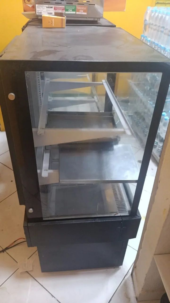 Vitrine Refrimate Frio e Quente 2 em 1 | Expositora Refrigerada e Aquecida | Semi nova - Foto 2