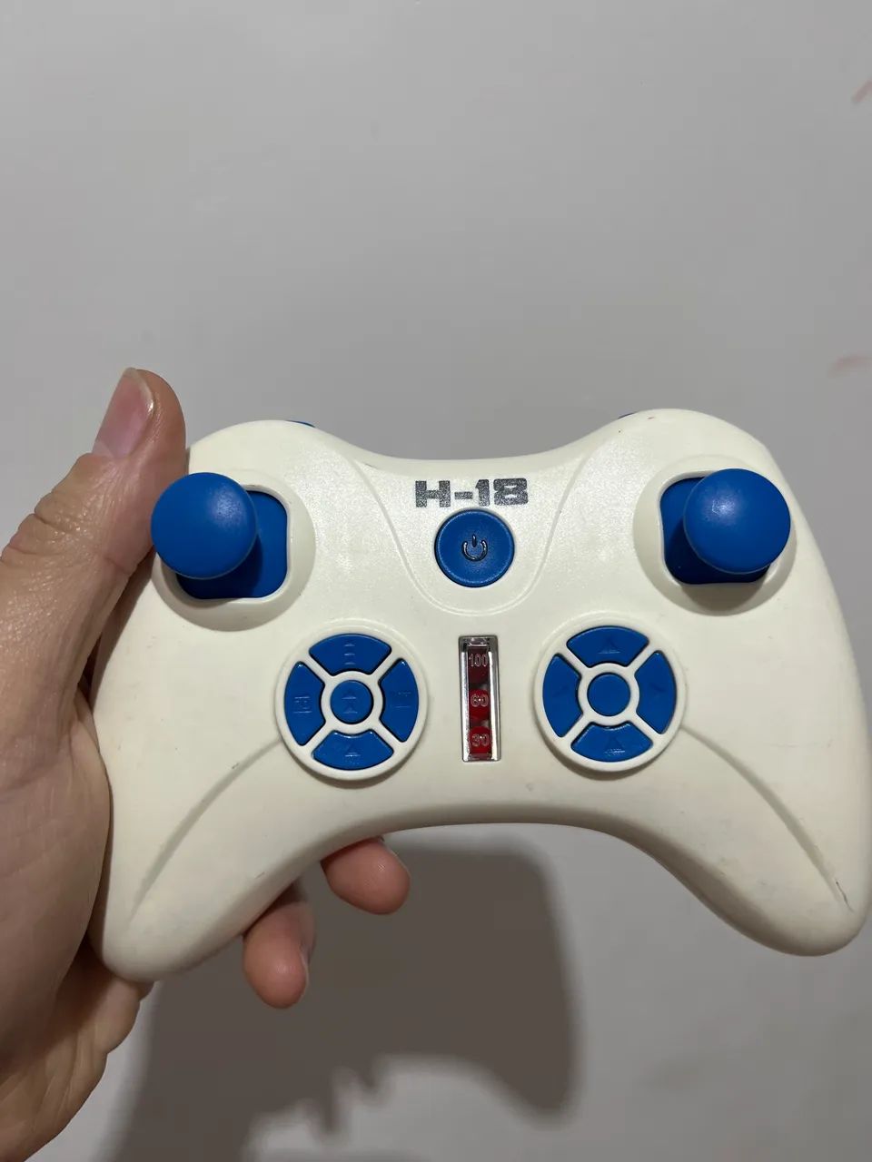 Controle Drone H-18 no estado - Coloquei as pilhas mas não ligou 
