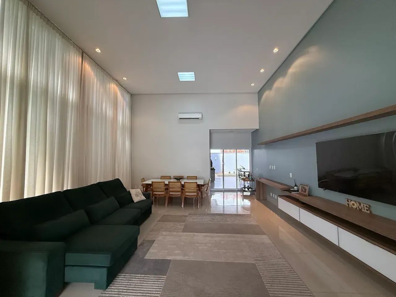Térrea  252 m², 4 suítes, piscina aquecida, quintal no Cond Portal do Sol Green, Goiânia -