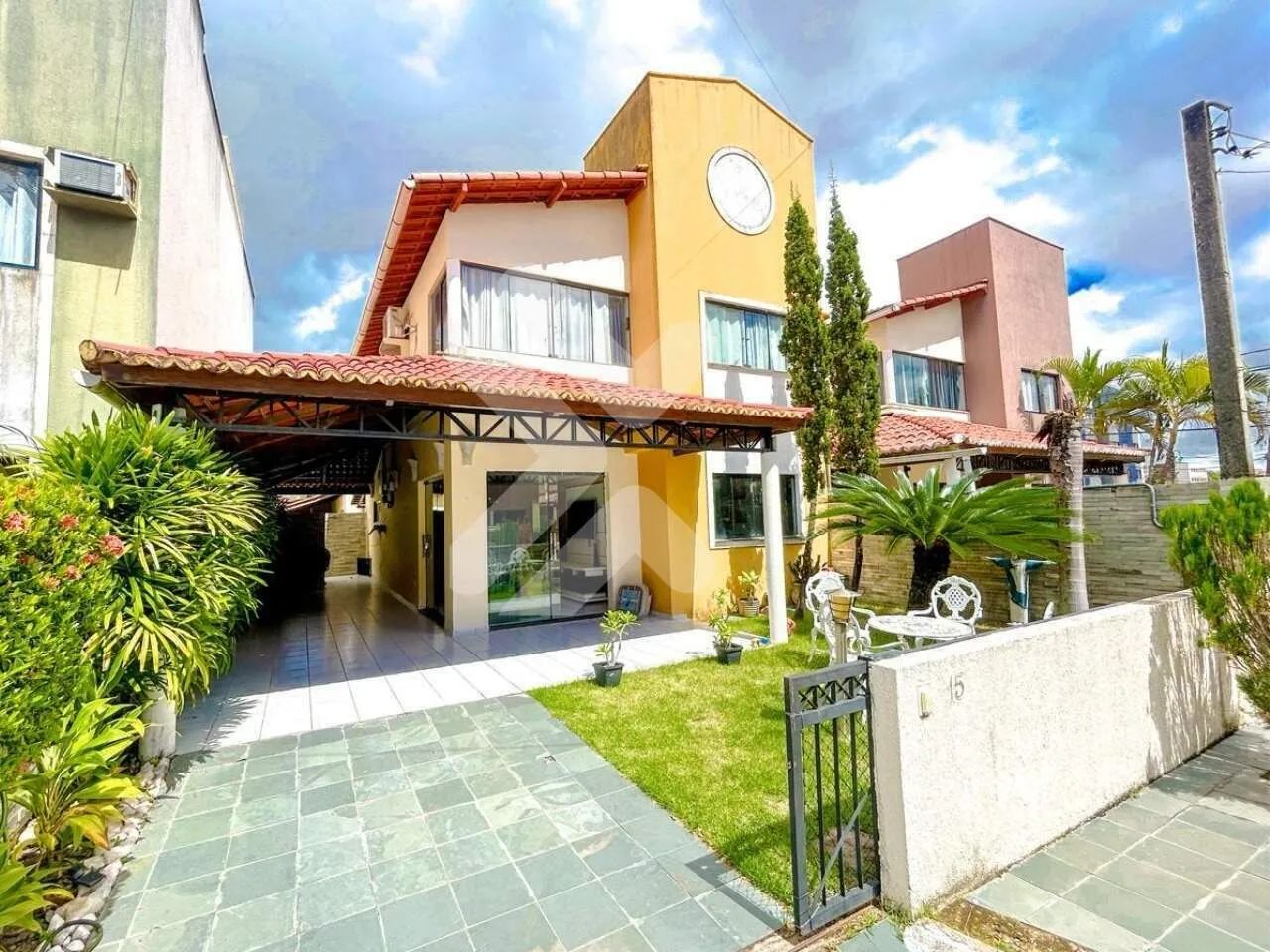 Casa Duplex em Condomínio Fechado - 4/4 - Neópolis