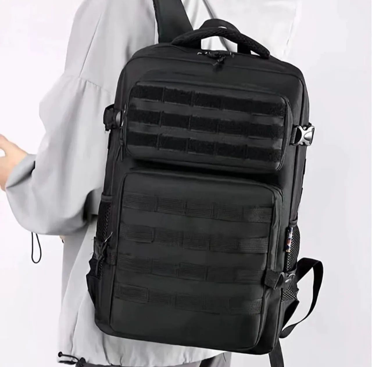 Mochila Estilo Tático 40L para Camping e Viagem - Foto 4