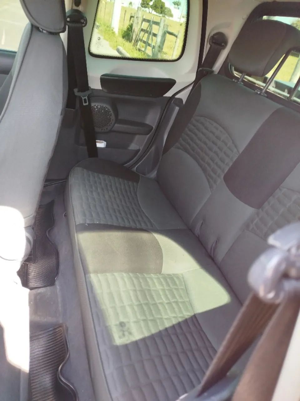 Fiat Strada Adventure1.8/ 1.8 Locker Flex CD 2015 - Foto 2