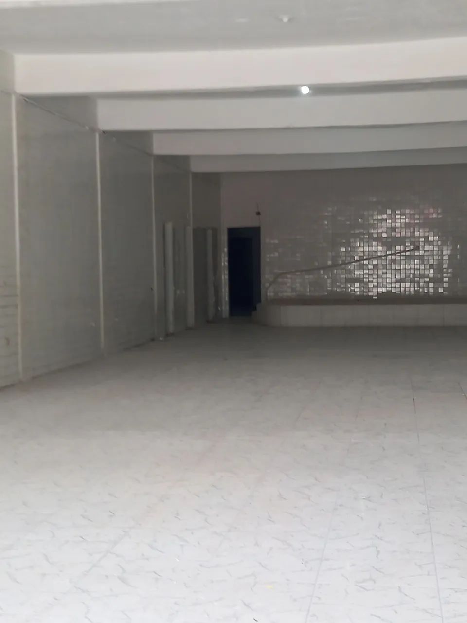 ALUGA-SE COMERCIAL LOJA DE 200M2  - Foto 4