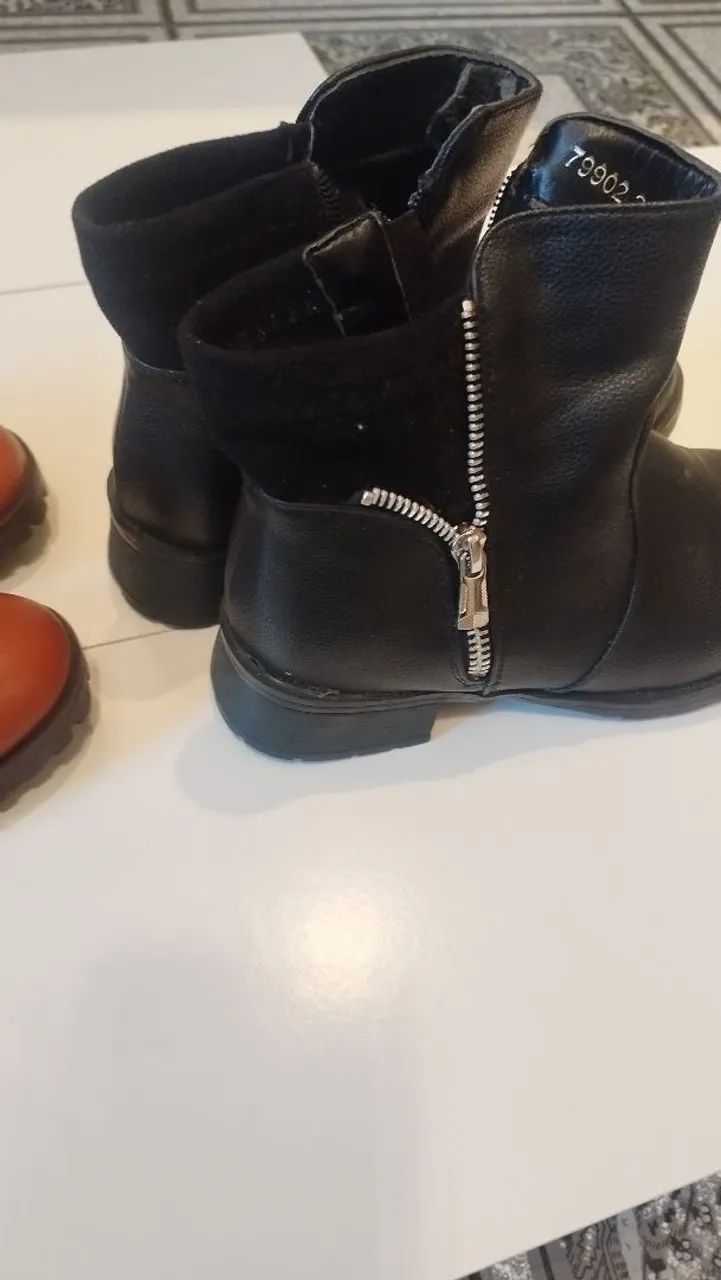2 pares de botas n. 33 - Foto 3